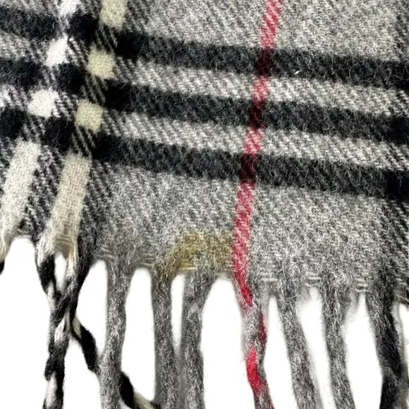 Burberry Classic Check Scarf Grey 100% Lambswool Unisex Scarf Made In England - Picture 6 of 8